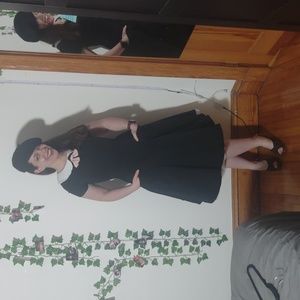 Unique vintage black swing dress with pockets!